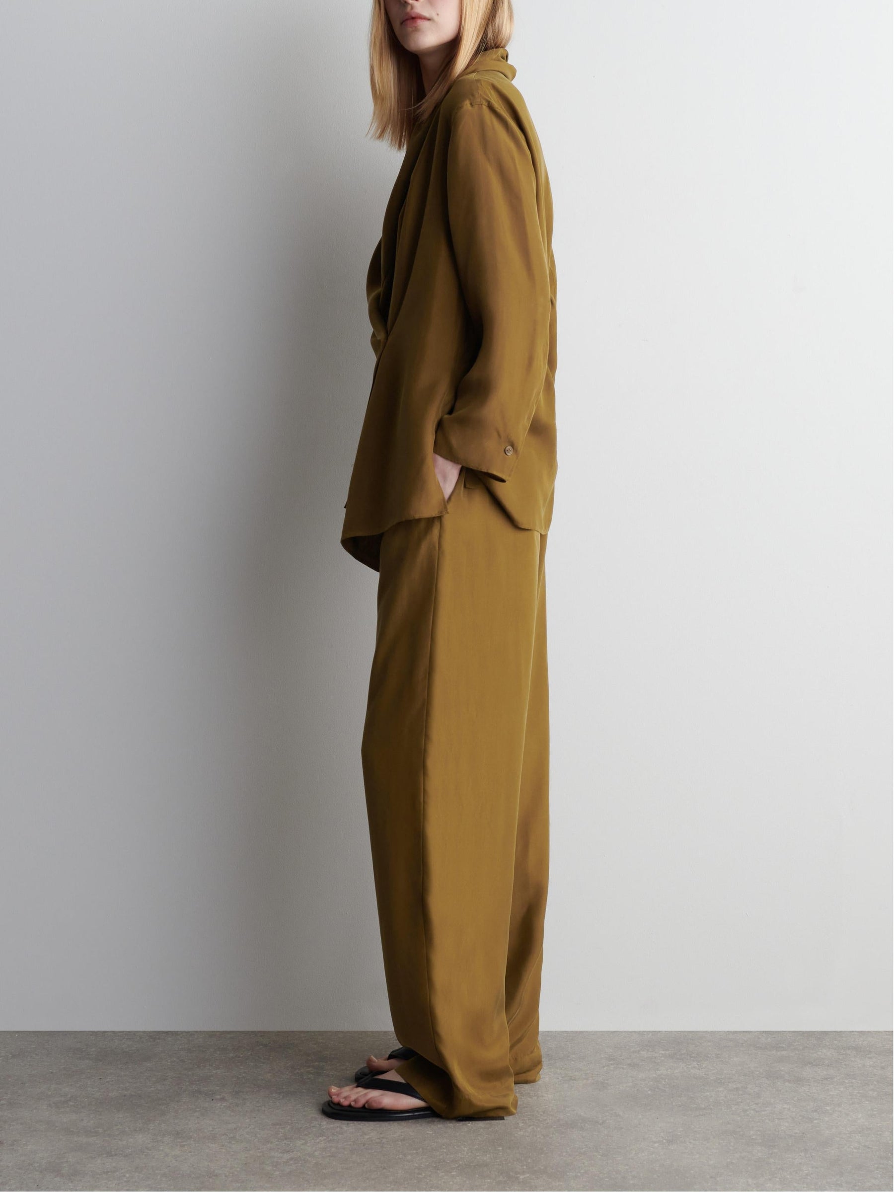 Conjunto Lavinia Alfaiataria com Gola Xale